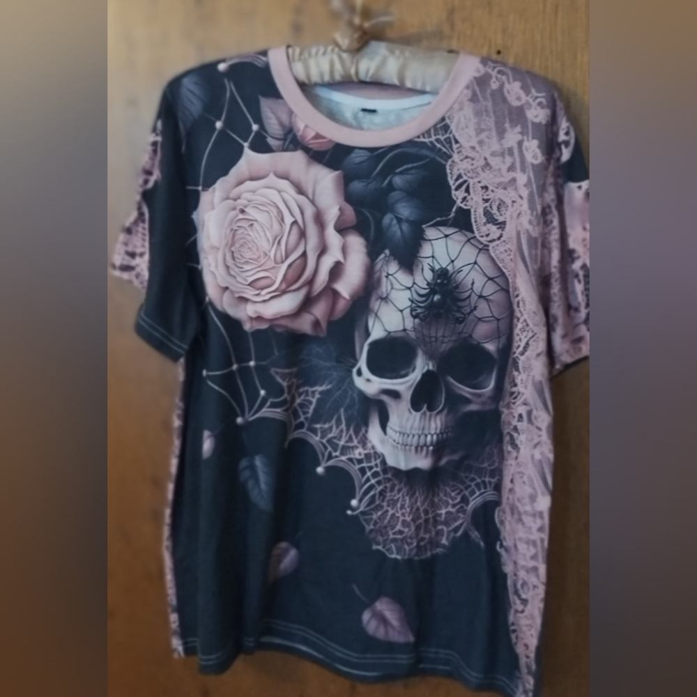 Skull & Rose Graphic Tee | Dark Grey Floral Gothic T-Shirt | Women’s XL (Fits L)